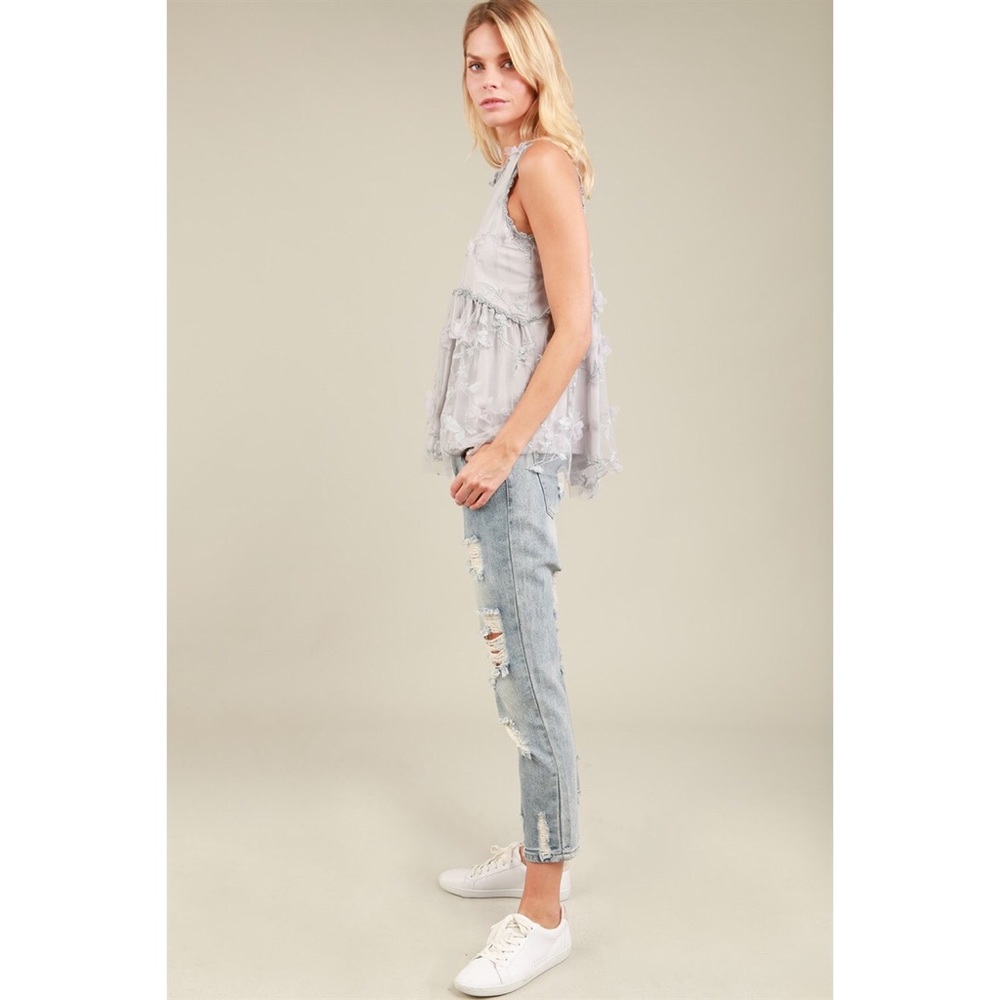 HP 9/30 🎉 1 SMALL LEFT Grey Floral 3D Detail Top - Picture 5 of 7